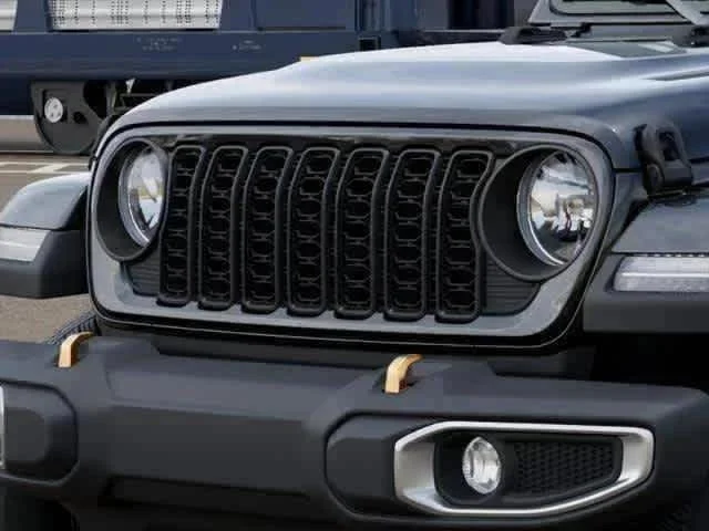 New 2026 Black Clear-Coat Exterior Paint Jeep 85th Anniversary Edition image 3