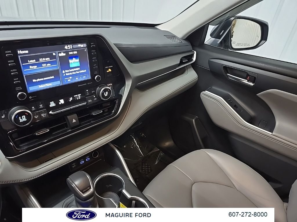 Used 2022 Moon Dust Toyota XLE image 29