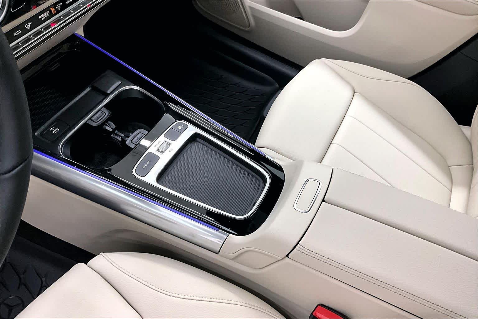 New 2026 Mountain Grey Metallic Mercedes-Benz GLA 250 image 7