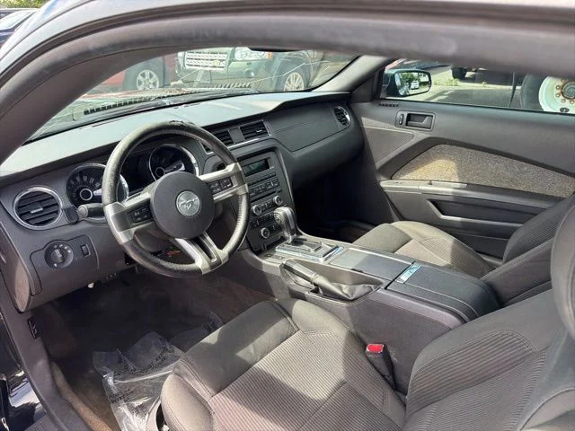 Used 2013 Black Ford V6 image 13