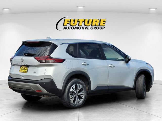 Used 2023 Silver Nissan SV image 4