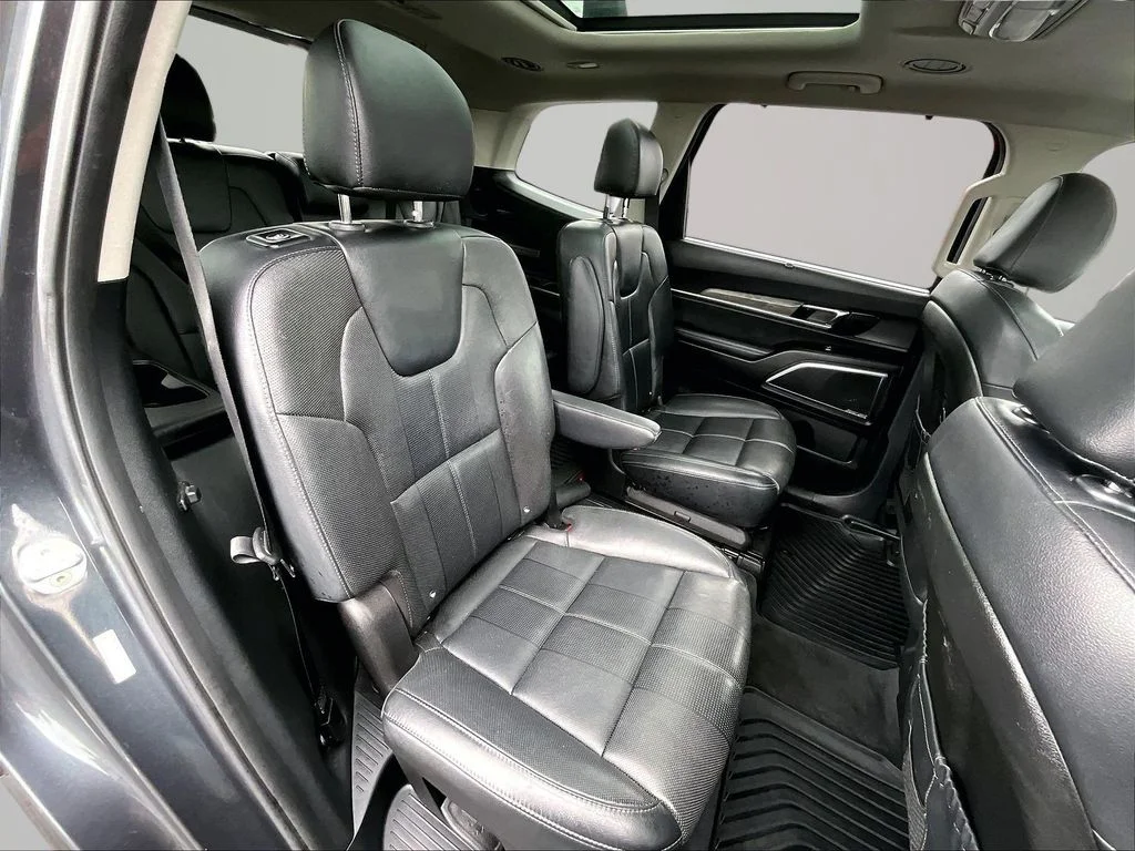 Used 2020 Gray Kia SX image 27