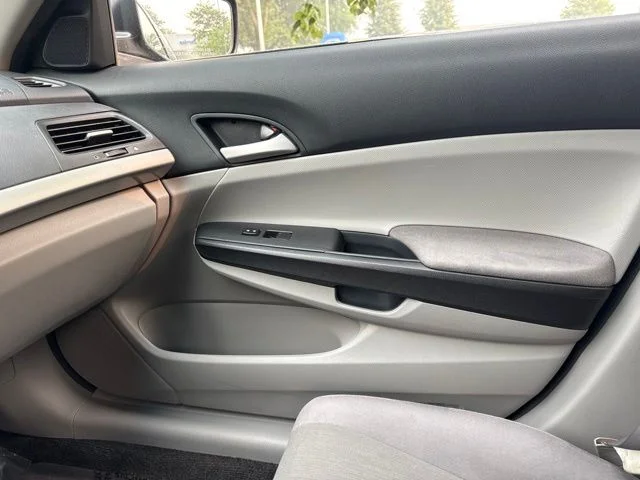 Used 2012 Silver Honda LX image 30