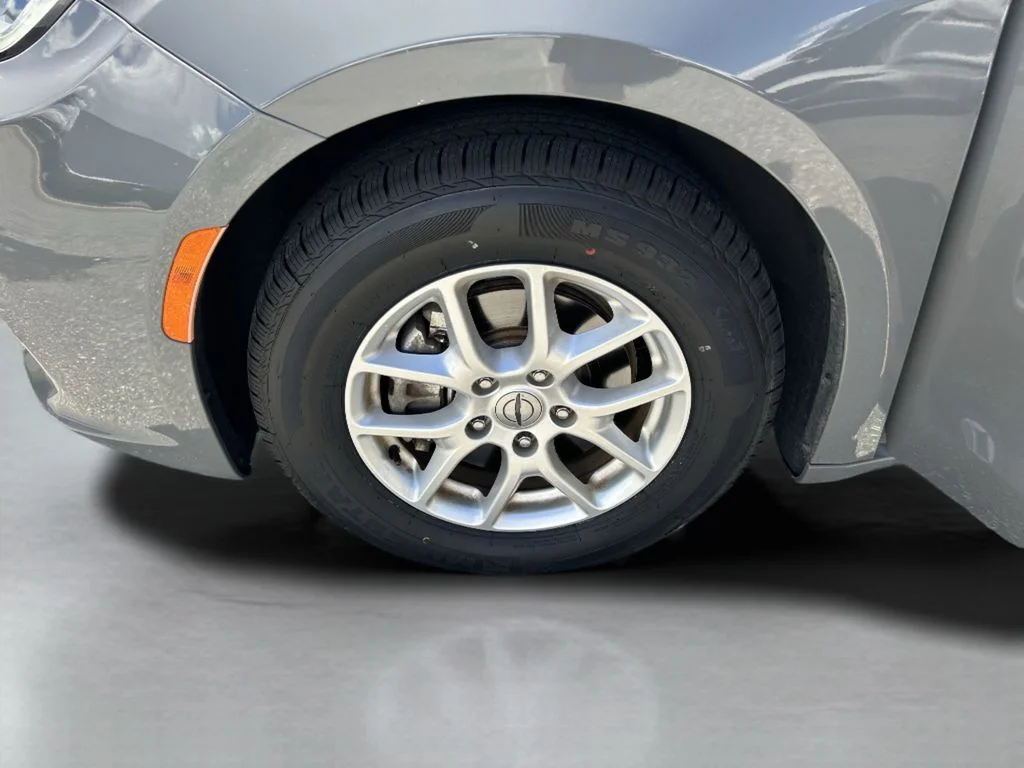 Used 2021 White Chrysler Touring L image 36