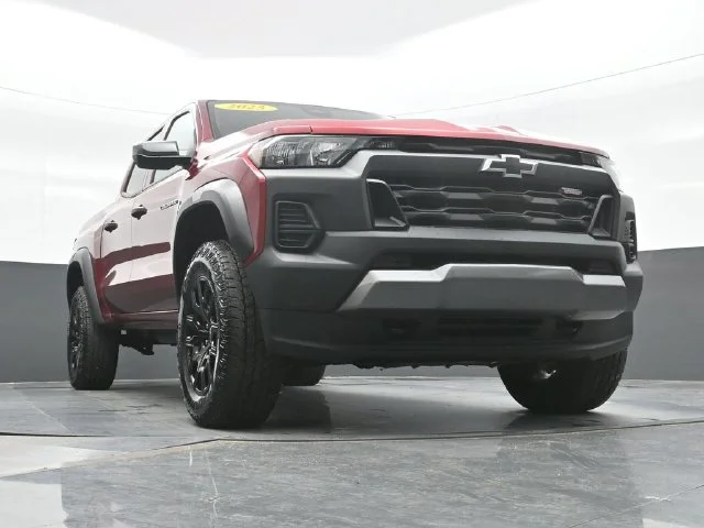 Used 2025 Red Chevrolet Trail Boss image 22