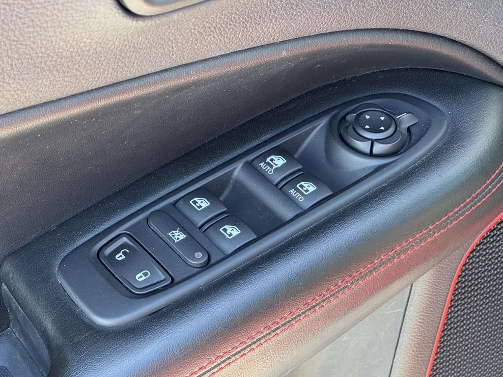 Used 2019 Red Jeep Trailhawk image 27