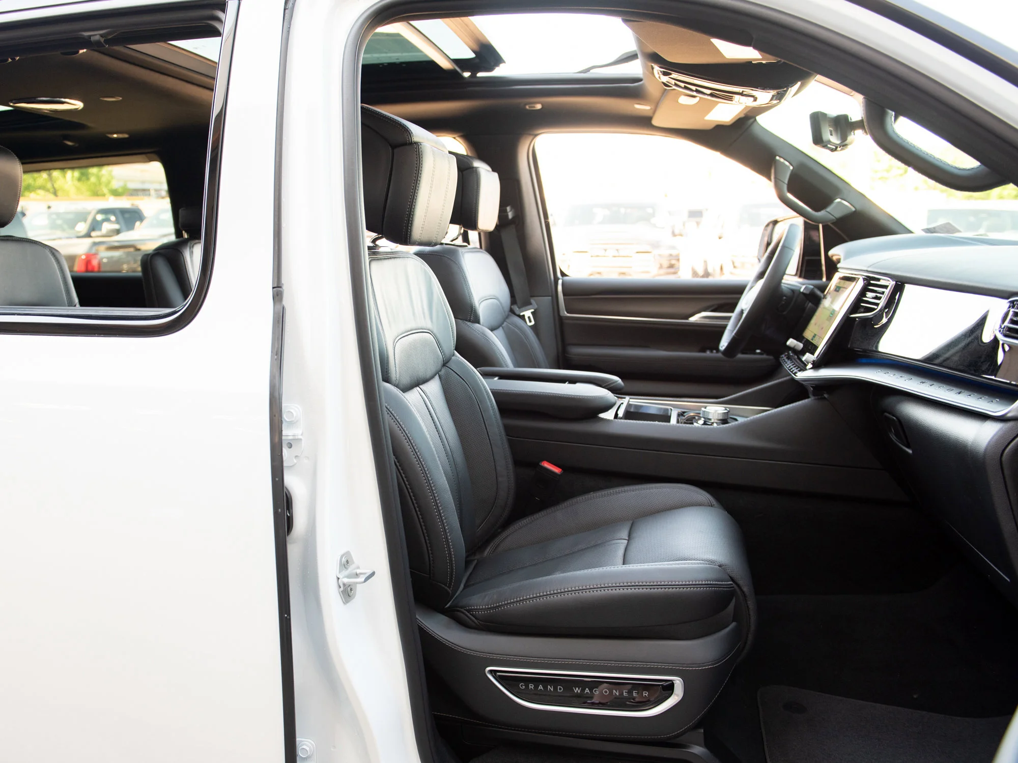 New 2026 White Jeep Summit Obsidian* image 32