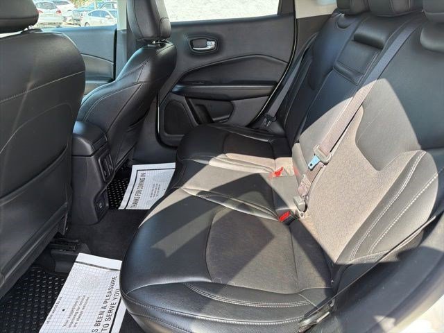 Used 2018 White Clearcoat Jeep Altitude image 15
