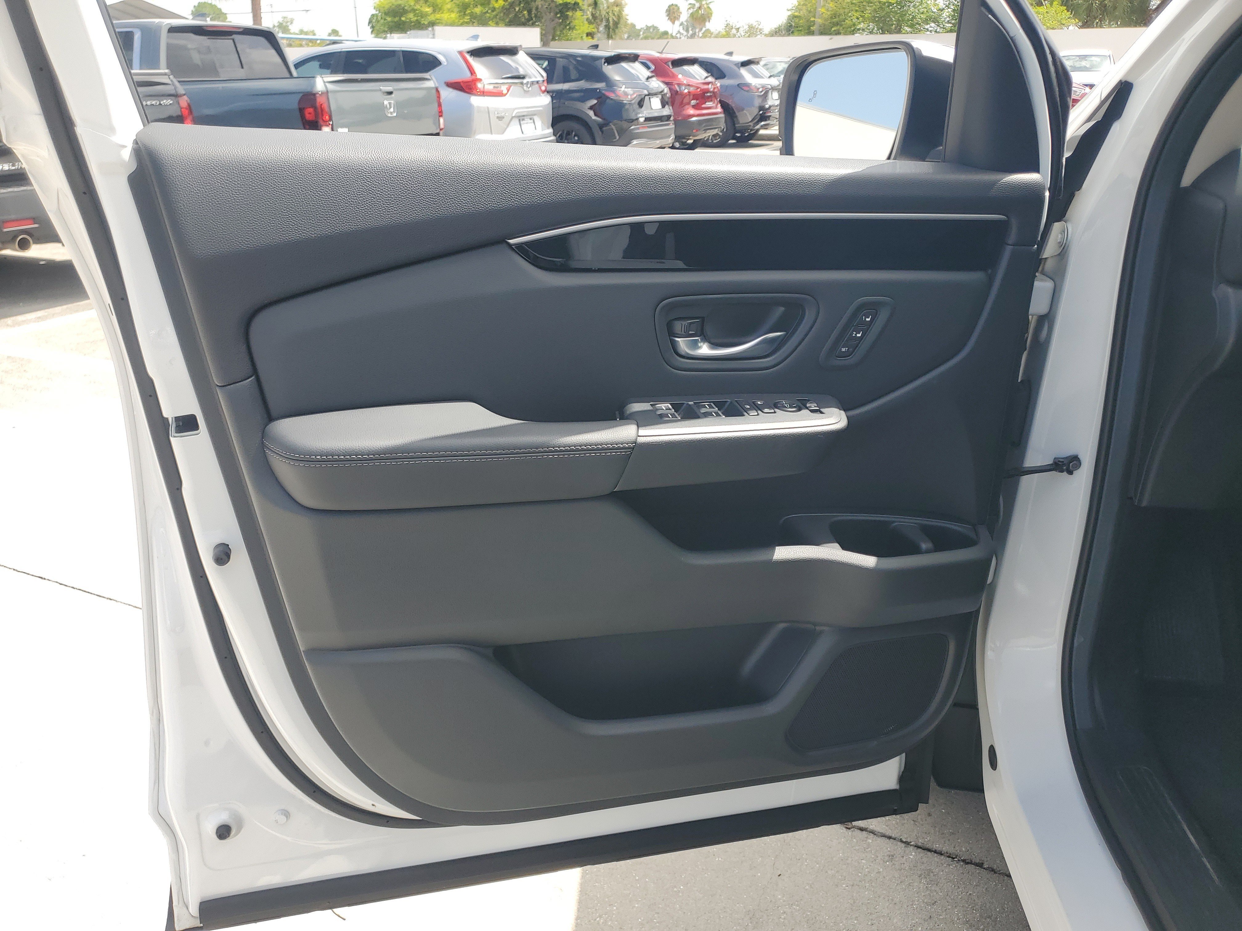 Used 2025 White Honda Touring image 21