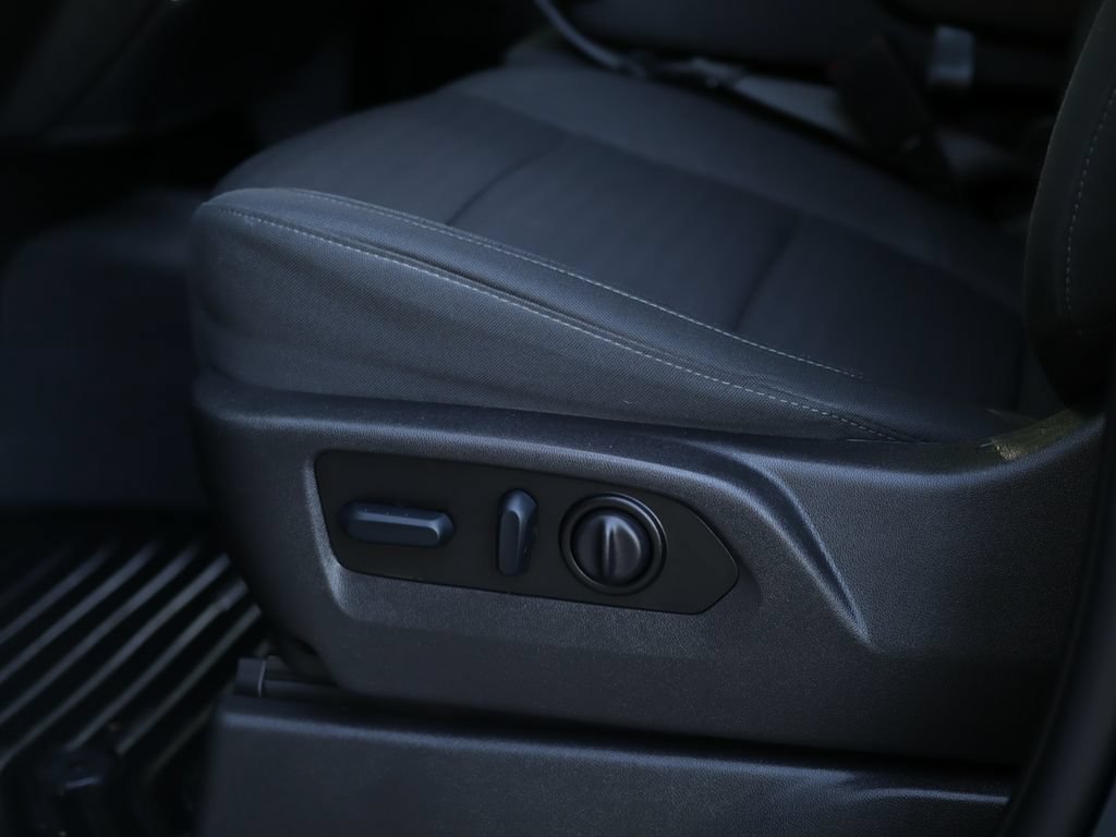 Used 2022 Northsky Blue Metallic Chevrolet Custom image 20