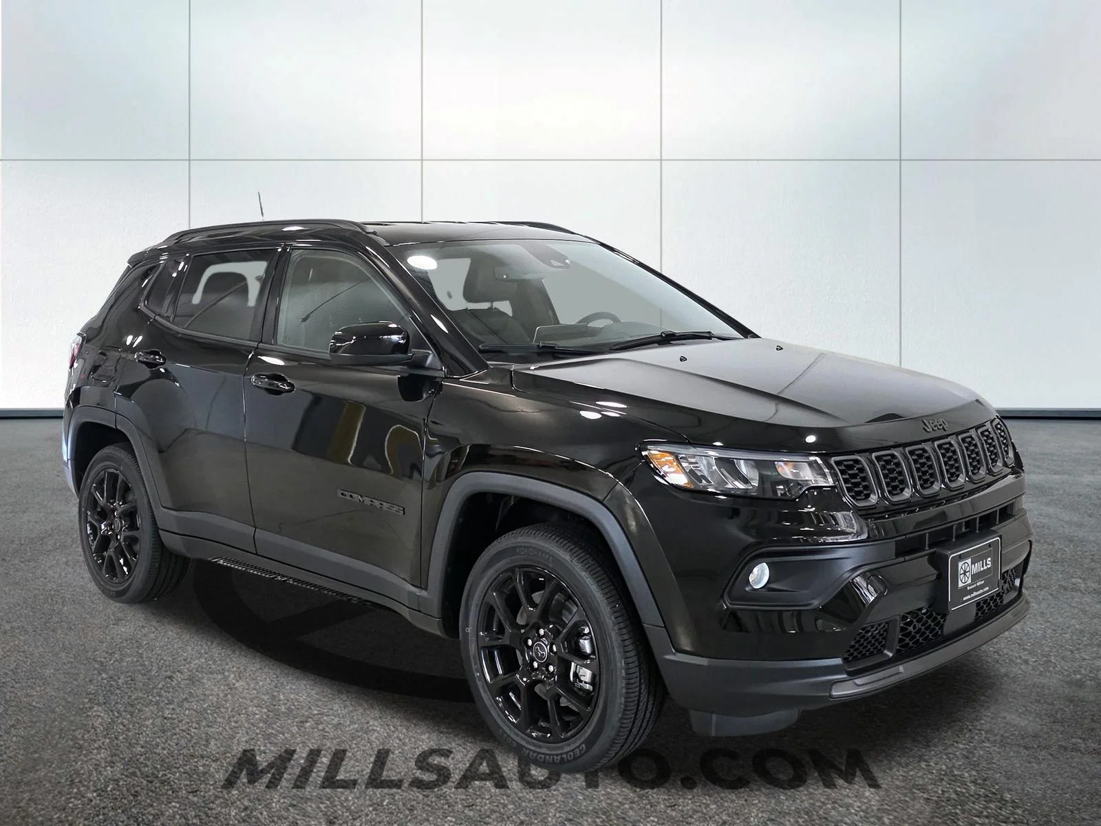 New 2026 Diamond Black Crystal Pearl-Coat Exterior Paint Jeep Latitude image 10