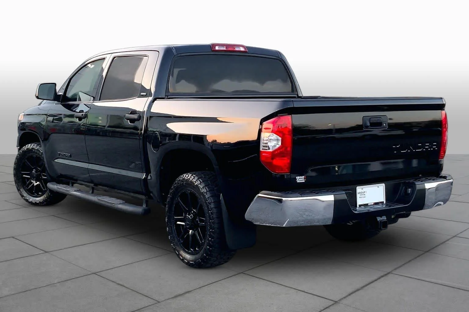 Used 2019 Midnight Black Metallic Toyota SR5 image 12
