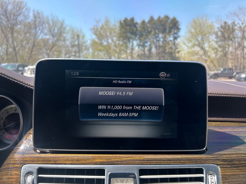 Used 2016 White Mercedes-Benz 4MATIC® image 23