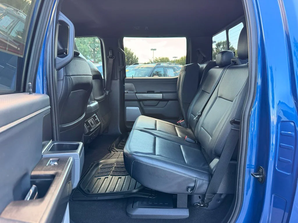 Used 2022 Blue Ford XLT image 16