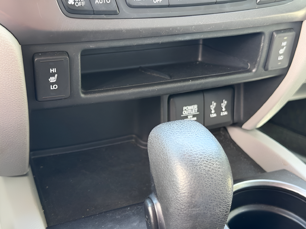 Used 2016 Silver Honda EX-L image 30