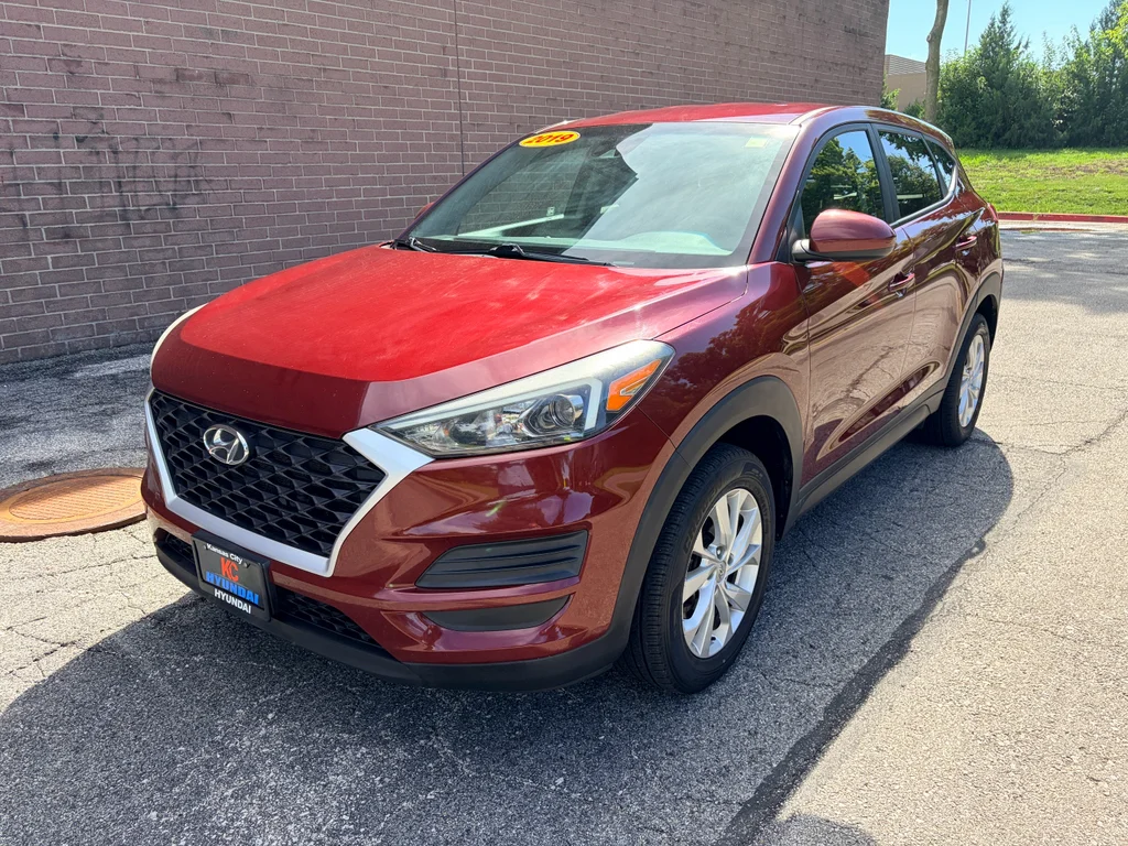 Used 2019 Gemstone Red Hyundai SE image 1