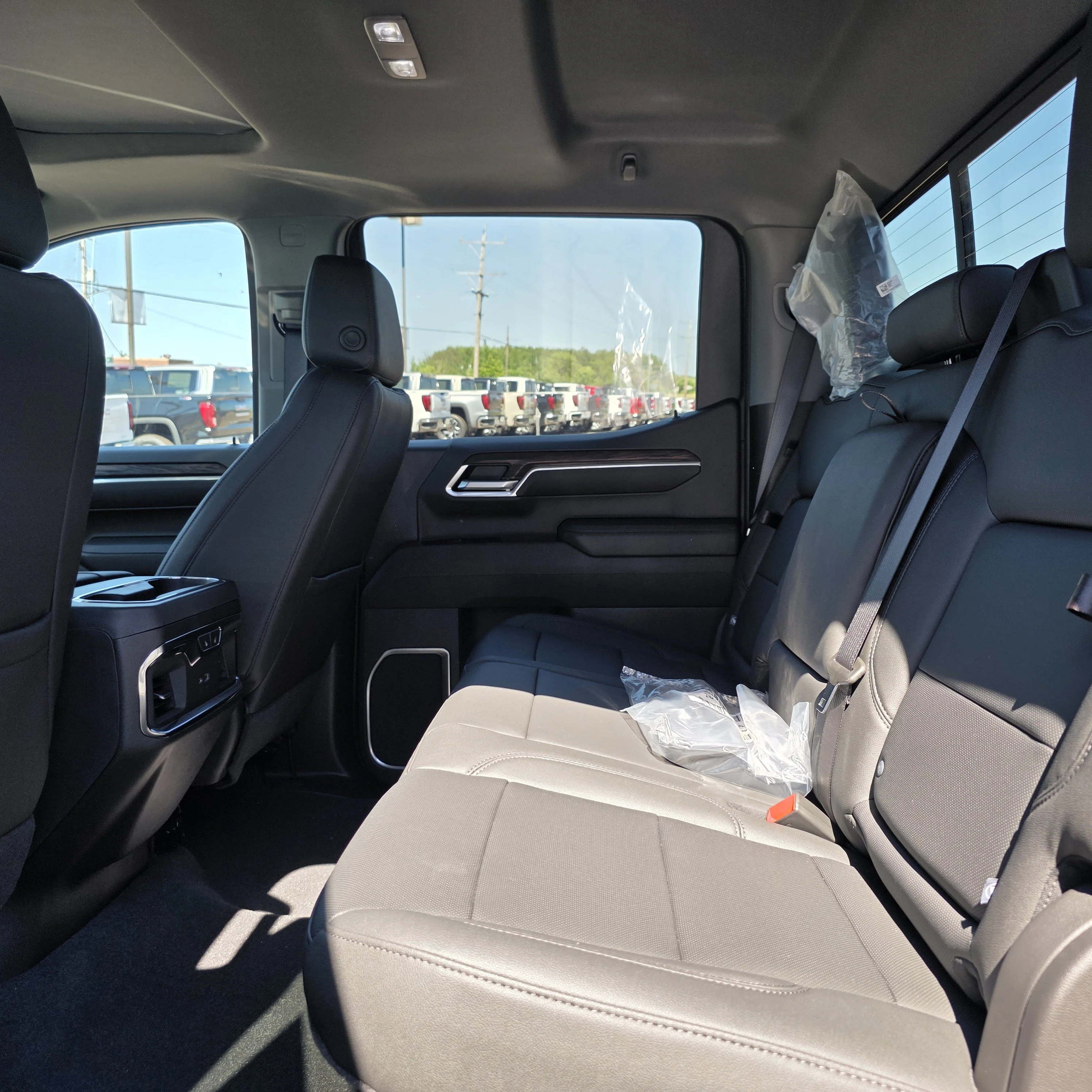 2026 GMC Sierra 1500 SLT - Photo 15