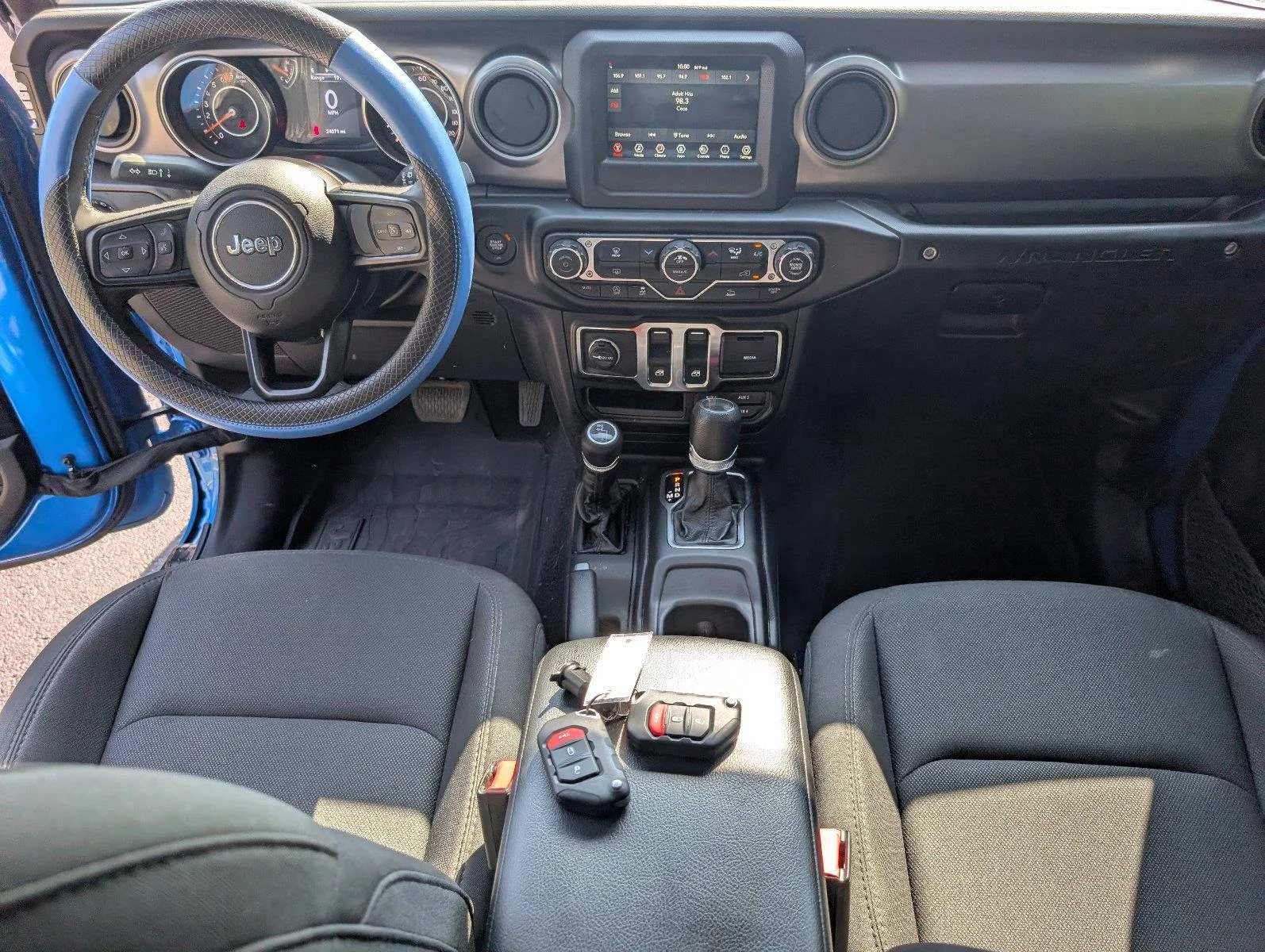 Used 2023 Hydro Blue Pearlcoat Jeep Sport S image 33