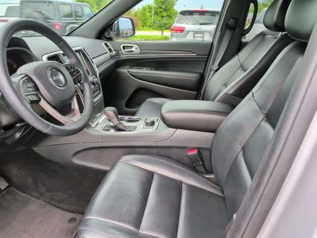 Certified Used 2018 Silver Jeep Limited image 18