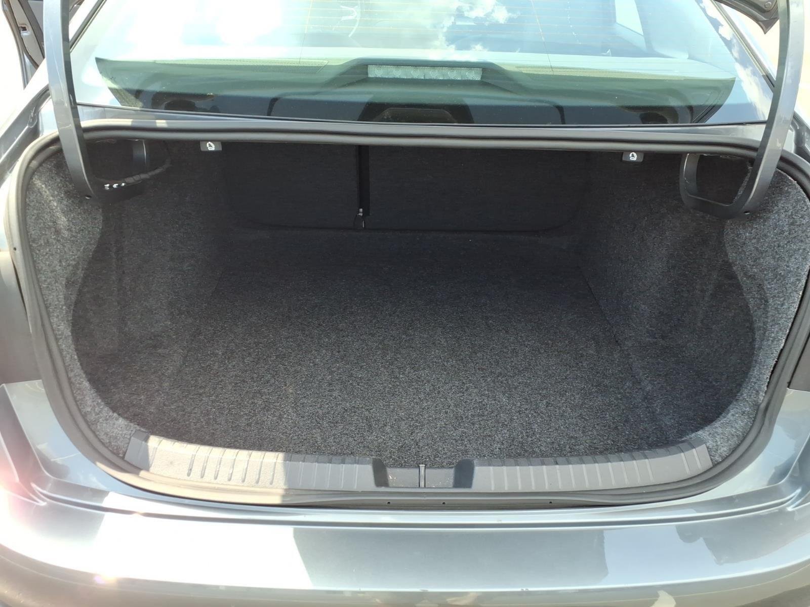 Used 2025  Volkswagen SE image 30