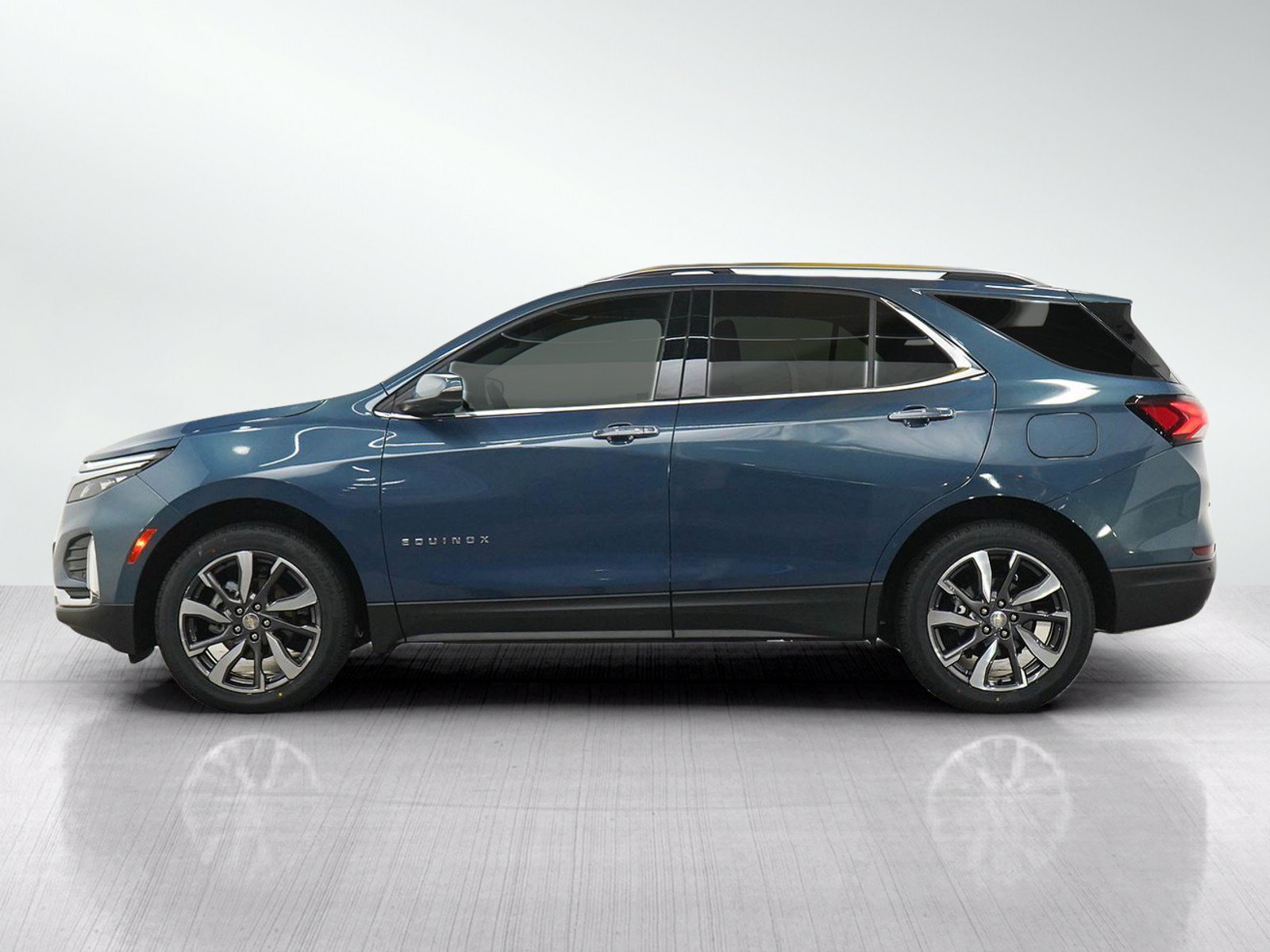 Used 2024 Chevrolet Equinox Premier with VIN 3GNAXXEG3RL314604 for sale in White Bear Lake, Minnesota
