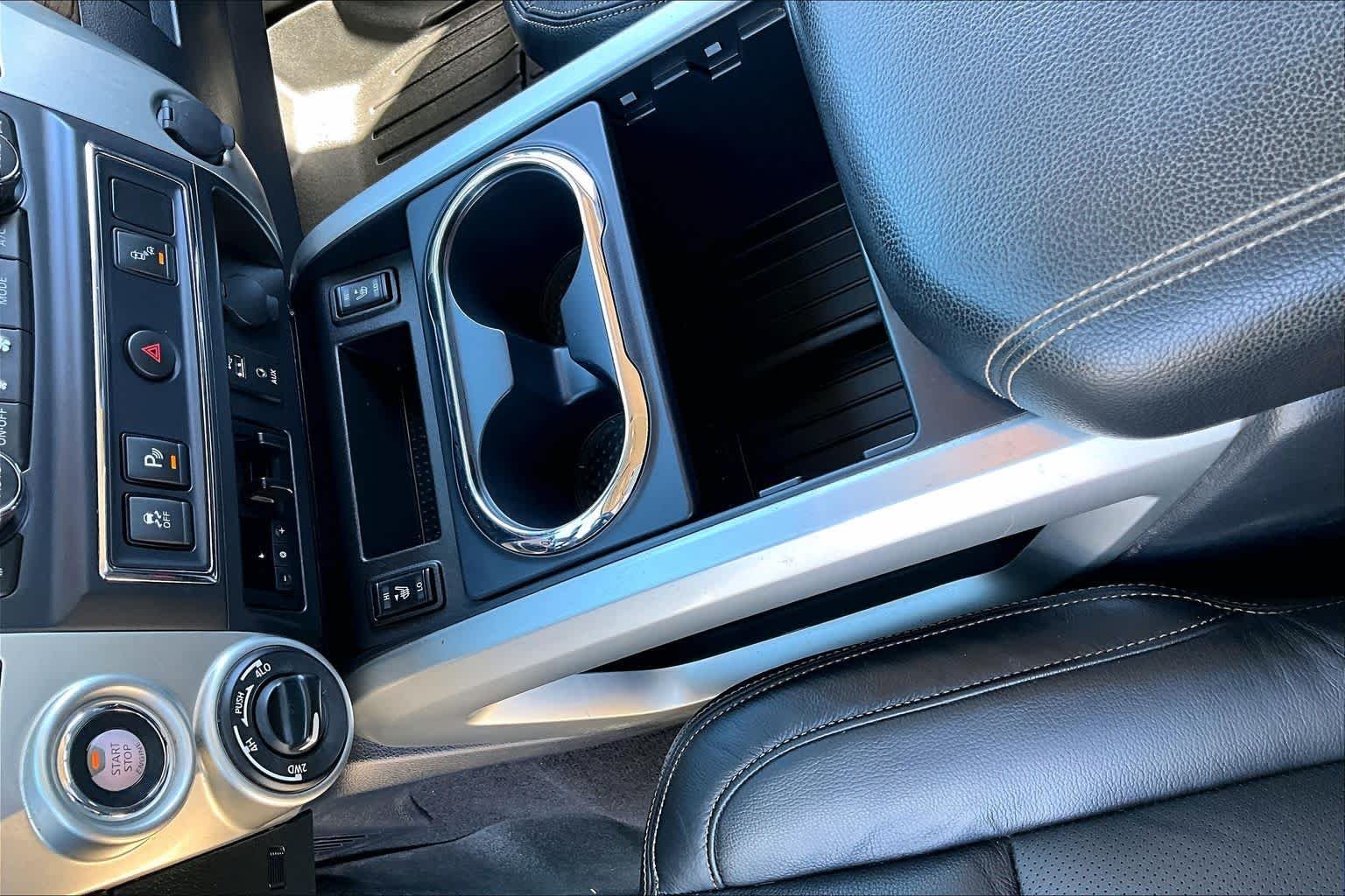 Used 2017 Brilliant Silver Nissan SL image 16