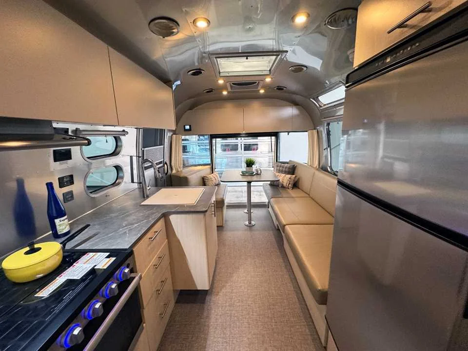 Used 2025 SILVER AIRSTREAM  image 38