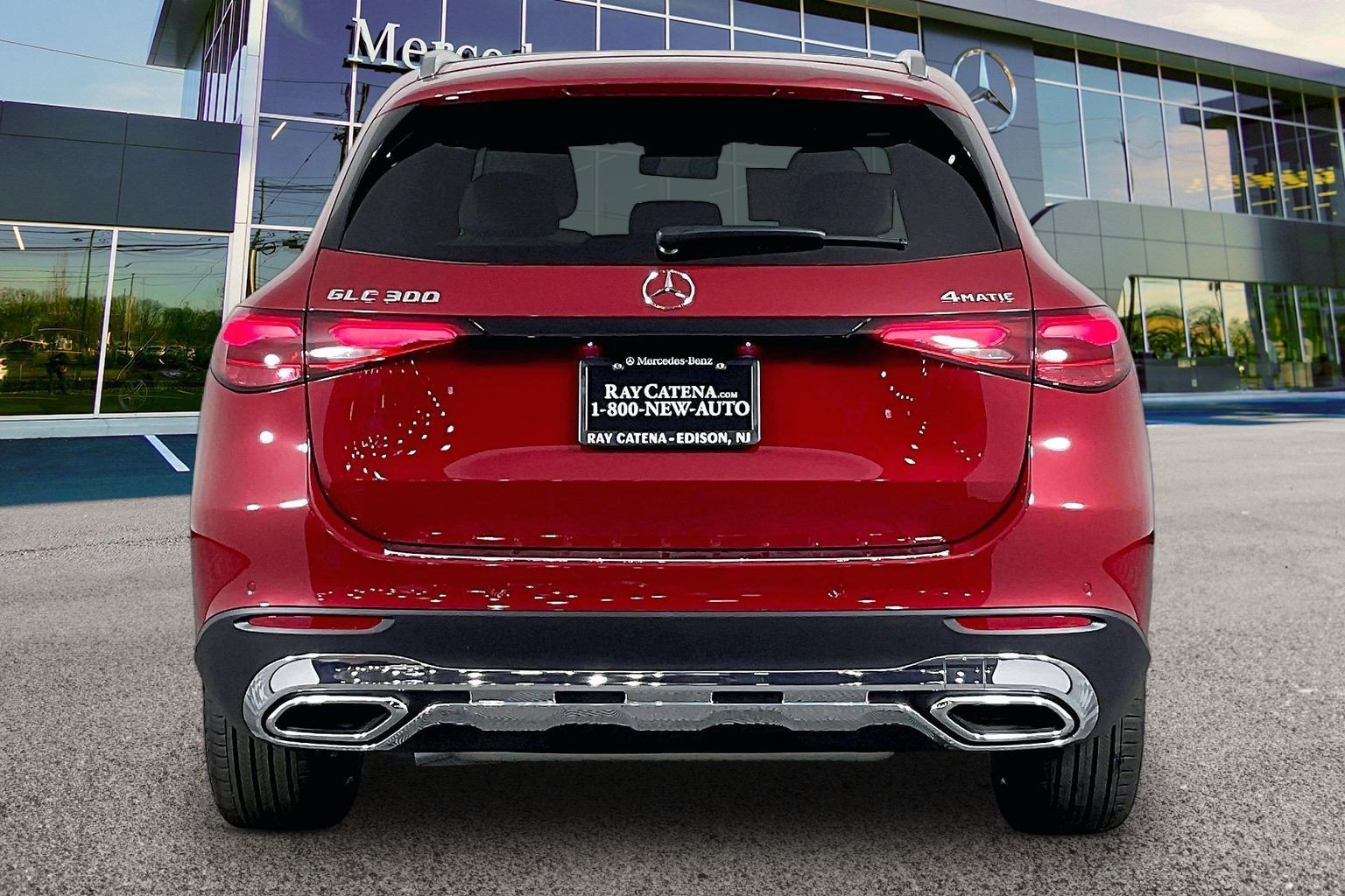 New 2026 MANUFAKTUR Patagonia Red Metallic Mercedes-Benz GLC 300 image 17