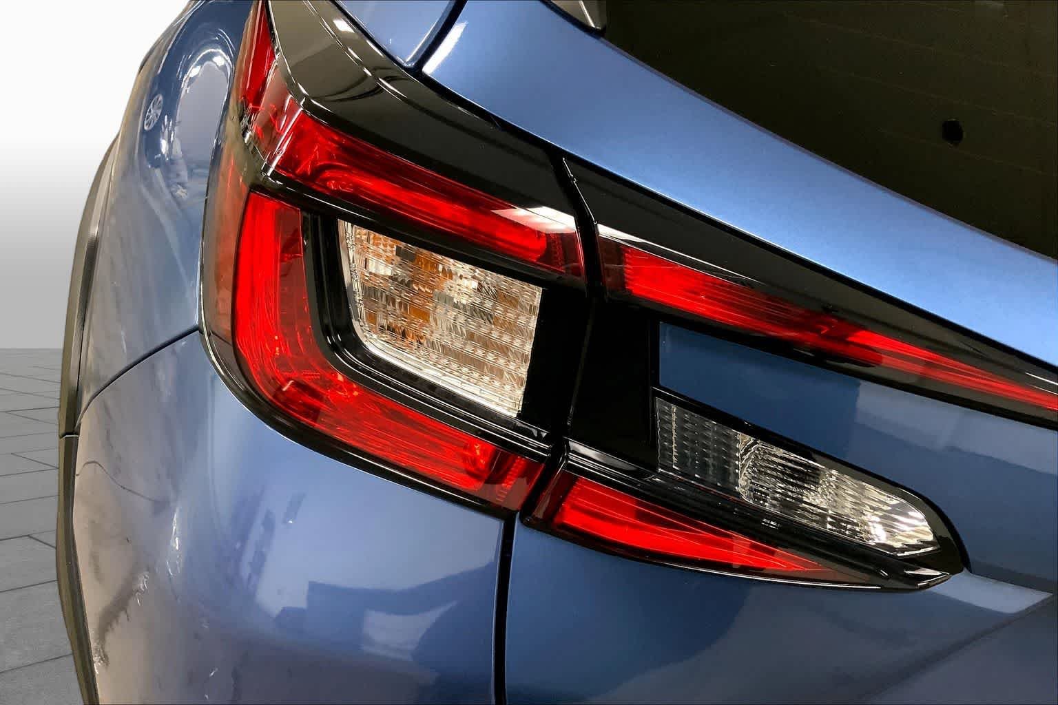 Used 2024 Horizon Blue Pearl Subaru Premium image 28