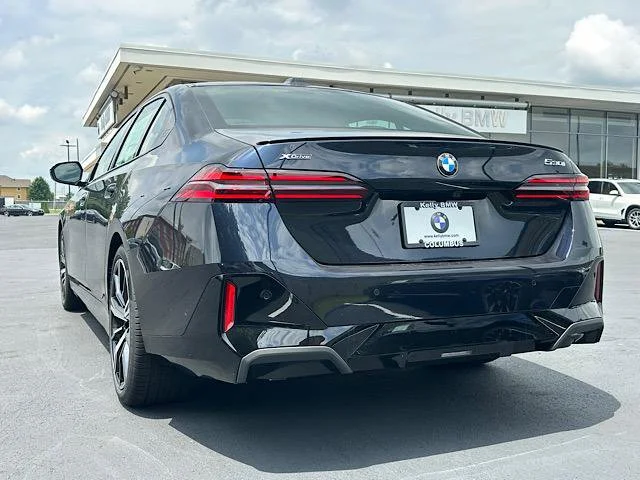 New 2027 Carbon Black Metallic BMW 530i xDrive image 3