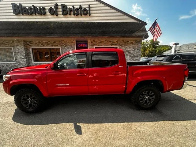 Used 2020 Red Toyota SR5 image 4
