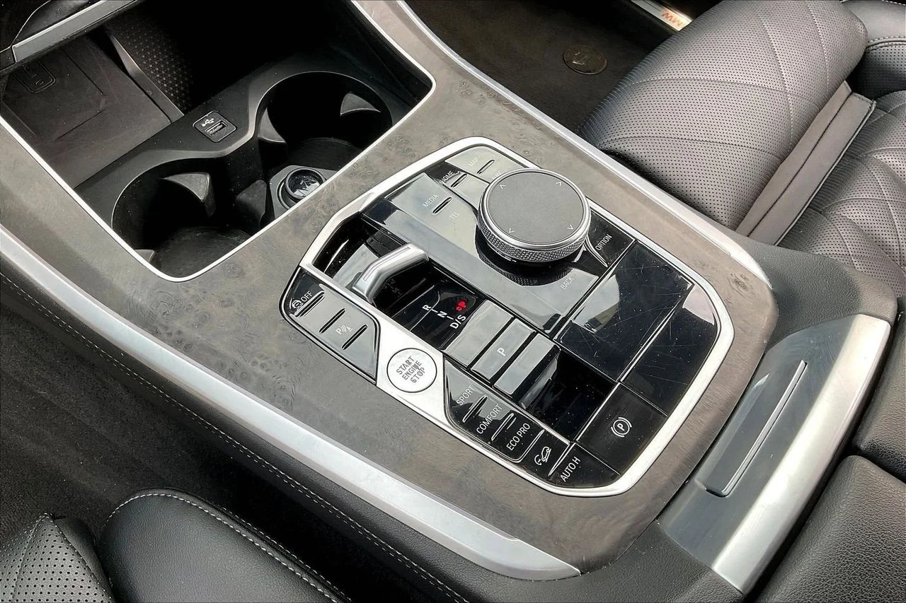 Certified Used 2024 Gray BMW xDrive40i image 33