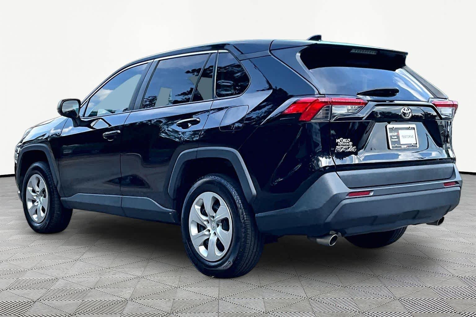 Used 2022 Midnight Black Metallic Toyota LE image 12