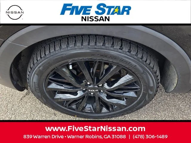 Used 2022 Black Kia SX image 18