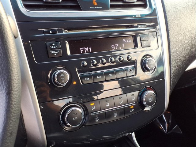 Used 2015 Black Nissan 2.5 S image 8