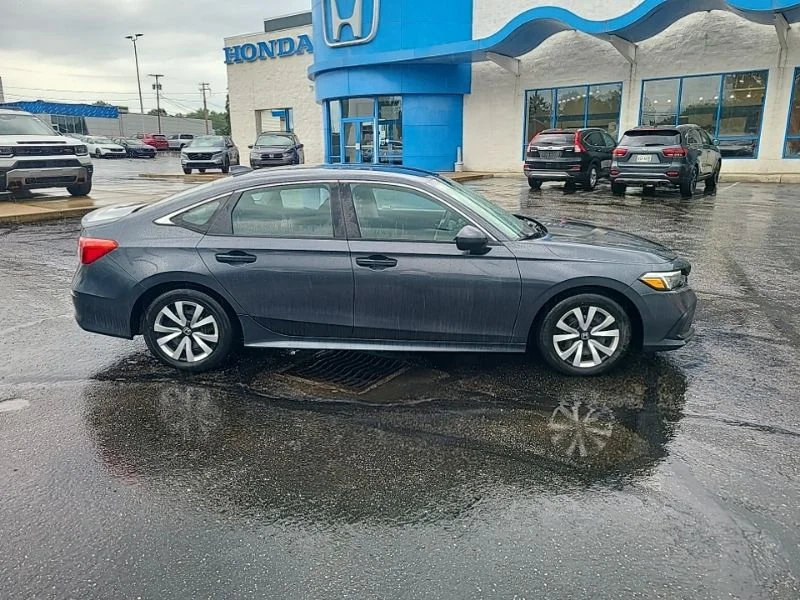 Used 2024  Honda LX image 6
