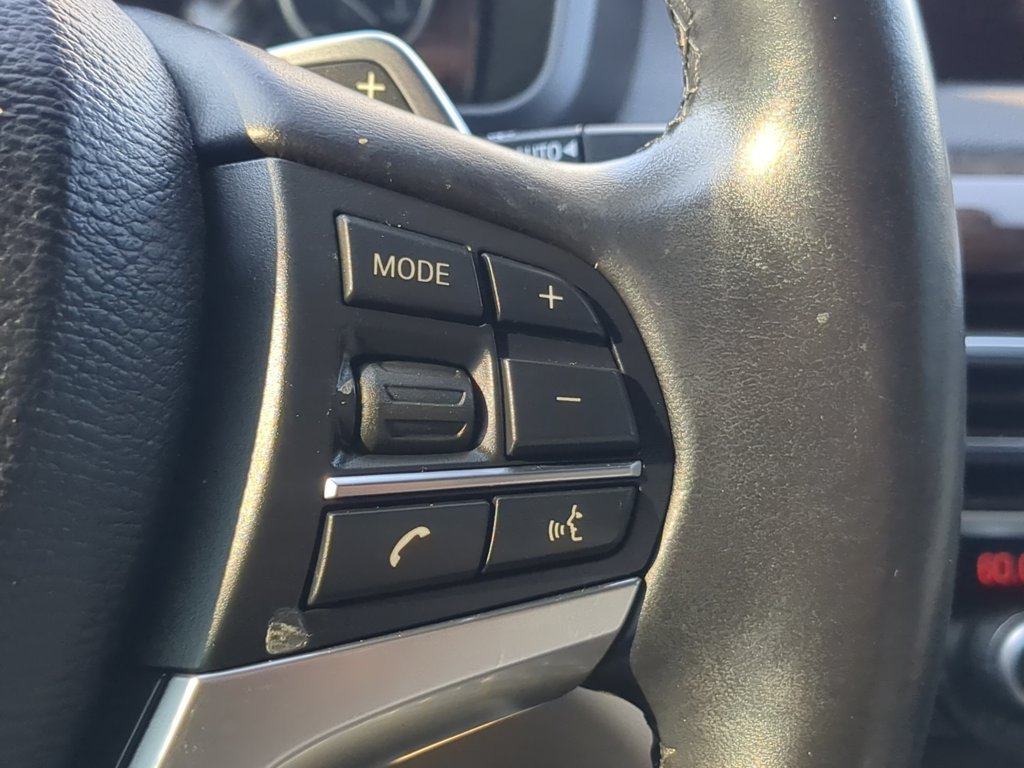 Used 2018 Silver BMW xDrive50i image 23