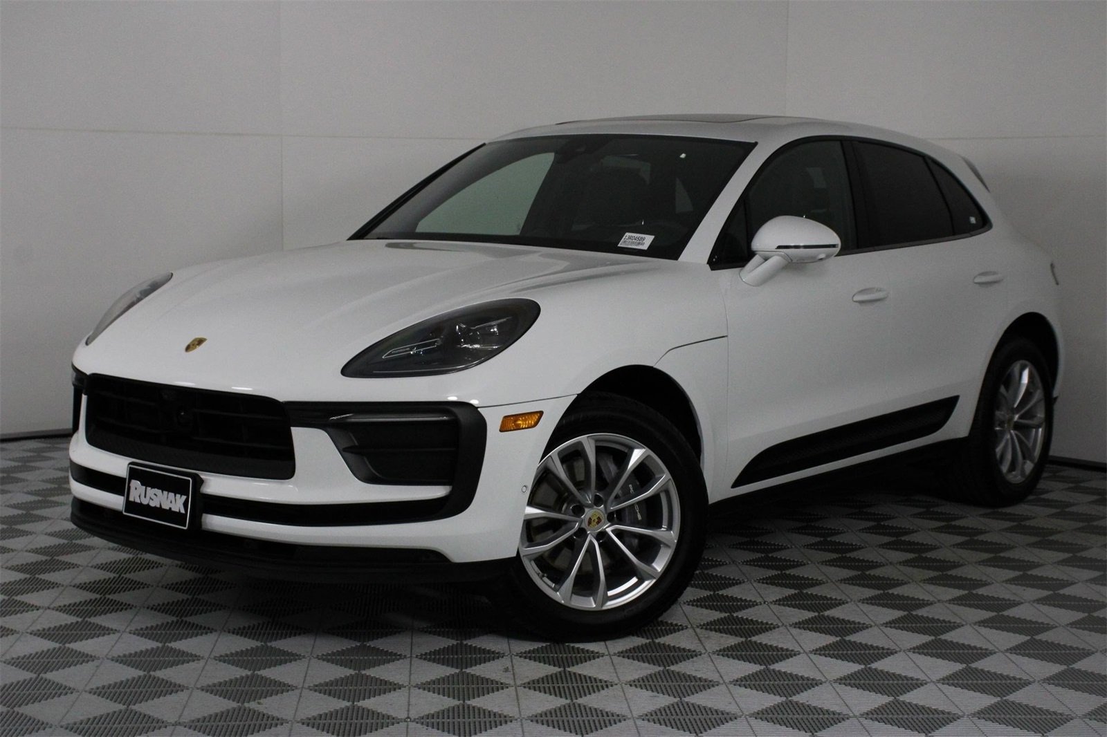 2025 Porsche Macan T