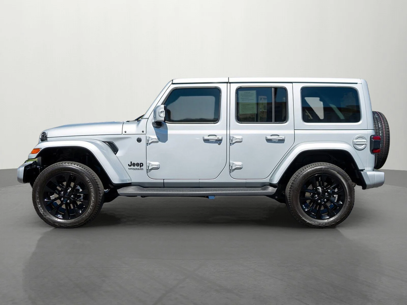 Used 2022 Silver Zynith Clearcoat Jeep Unlimited Sahara High Altitude image 5