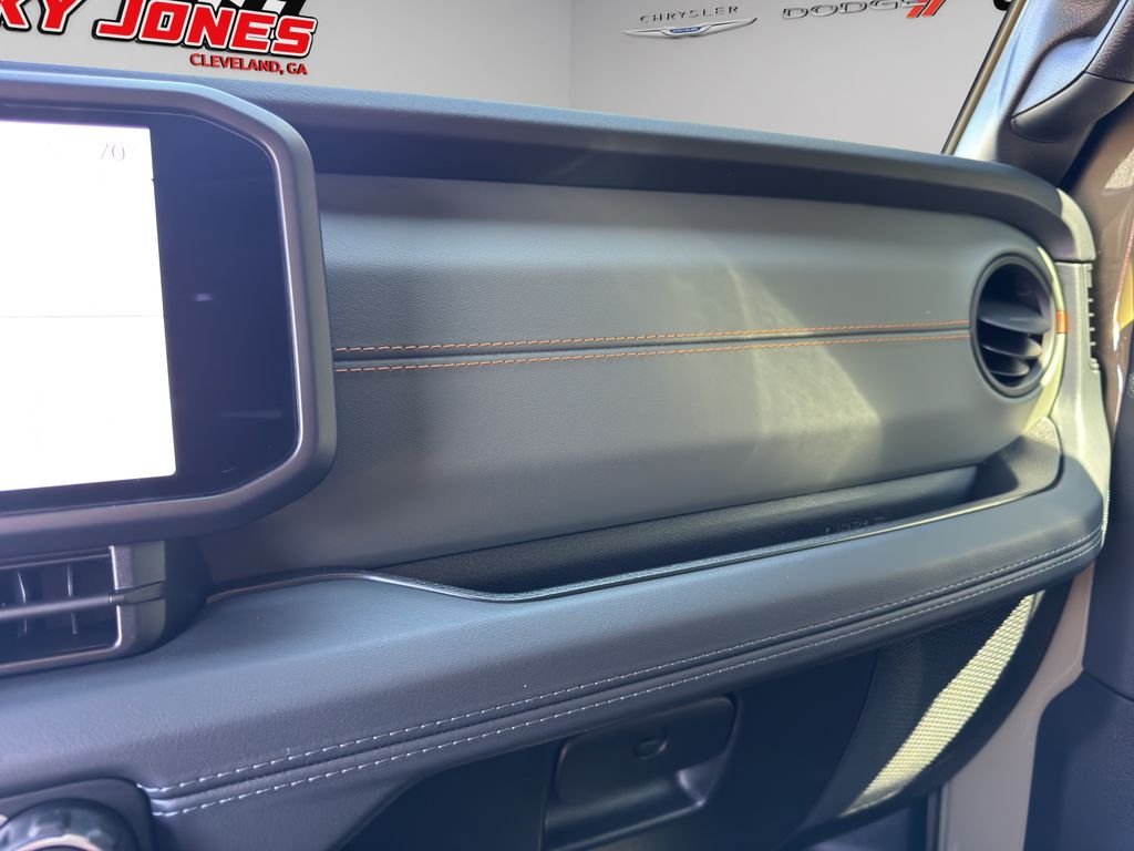 Used 2025 Green Jeep Mojave X image 35
