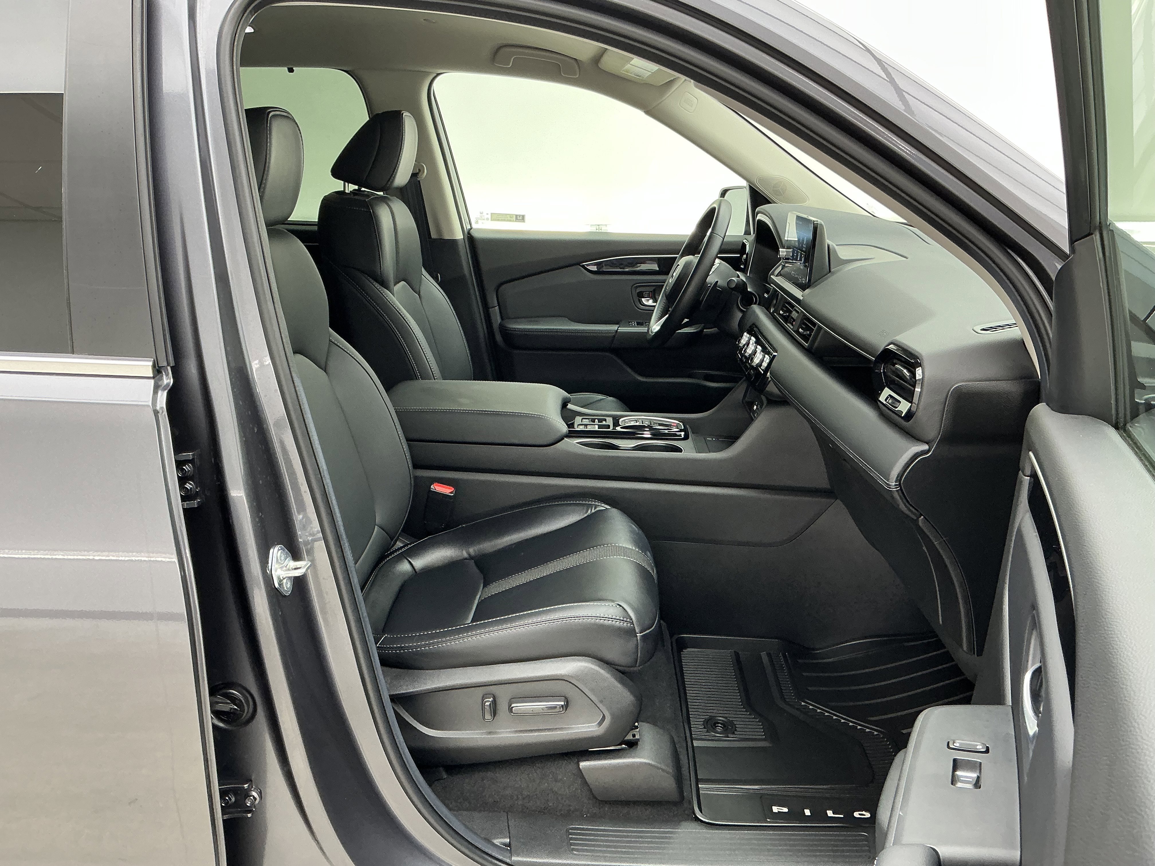 Used 2025 Black Honda EX-L image 26