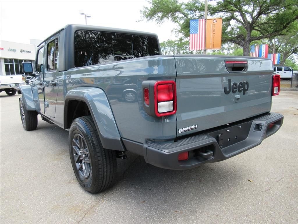New 2026 Anvil Clear-Coat Exterior Paint Jeep Sport S image 5