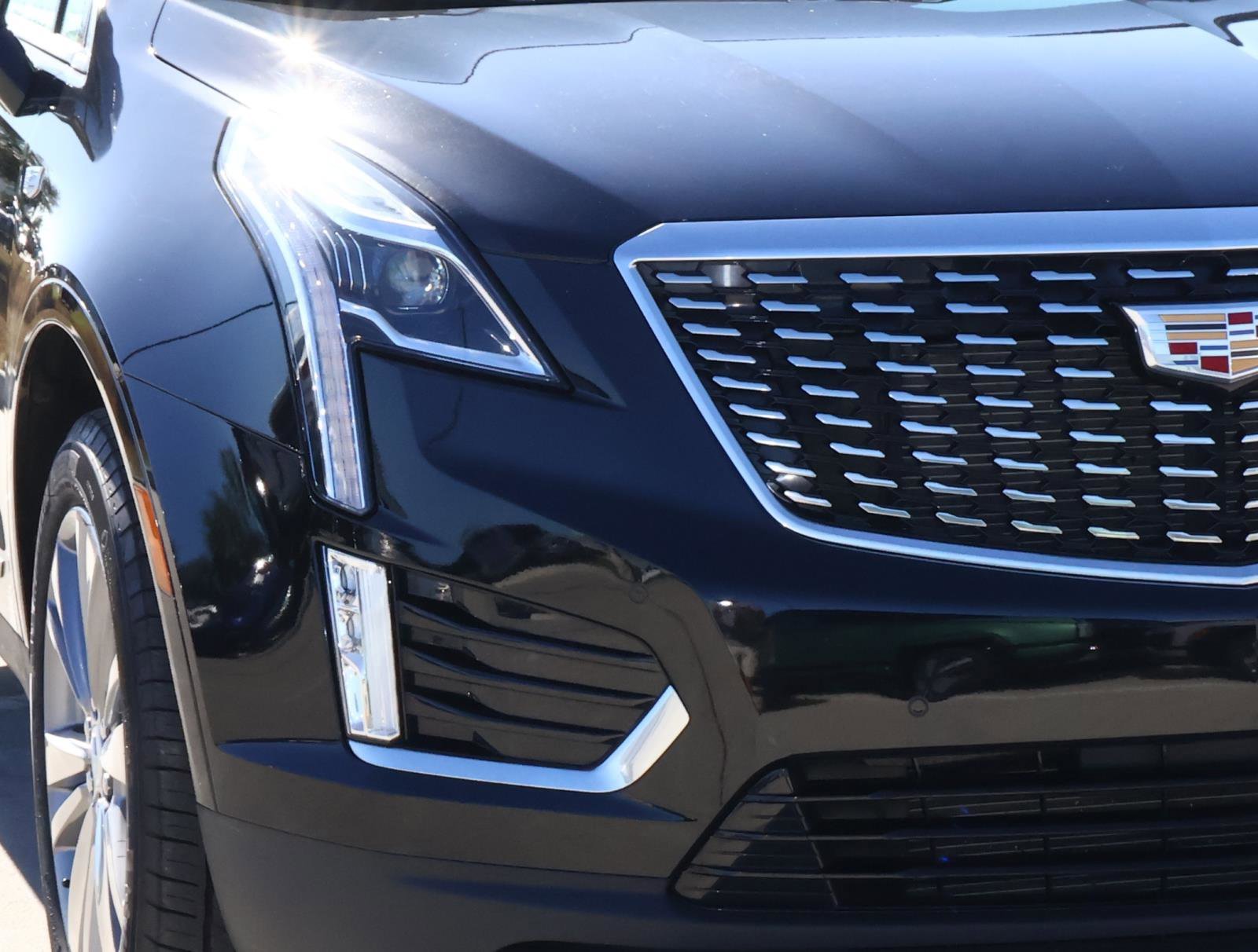 Used 2025 Stellar Black Metallic Cadillac Premium Luxury image 8
