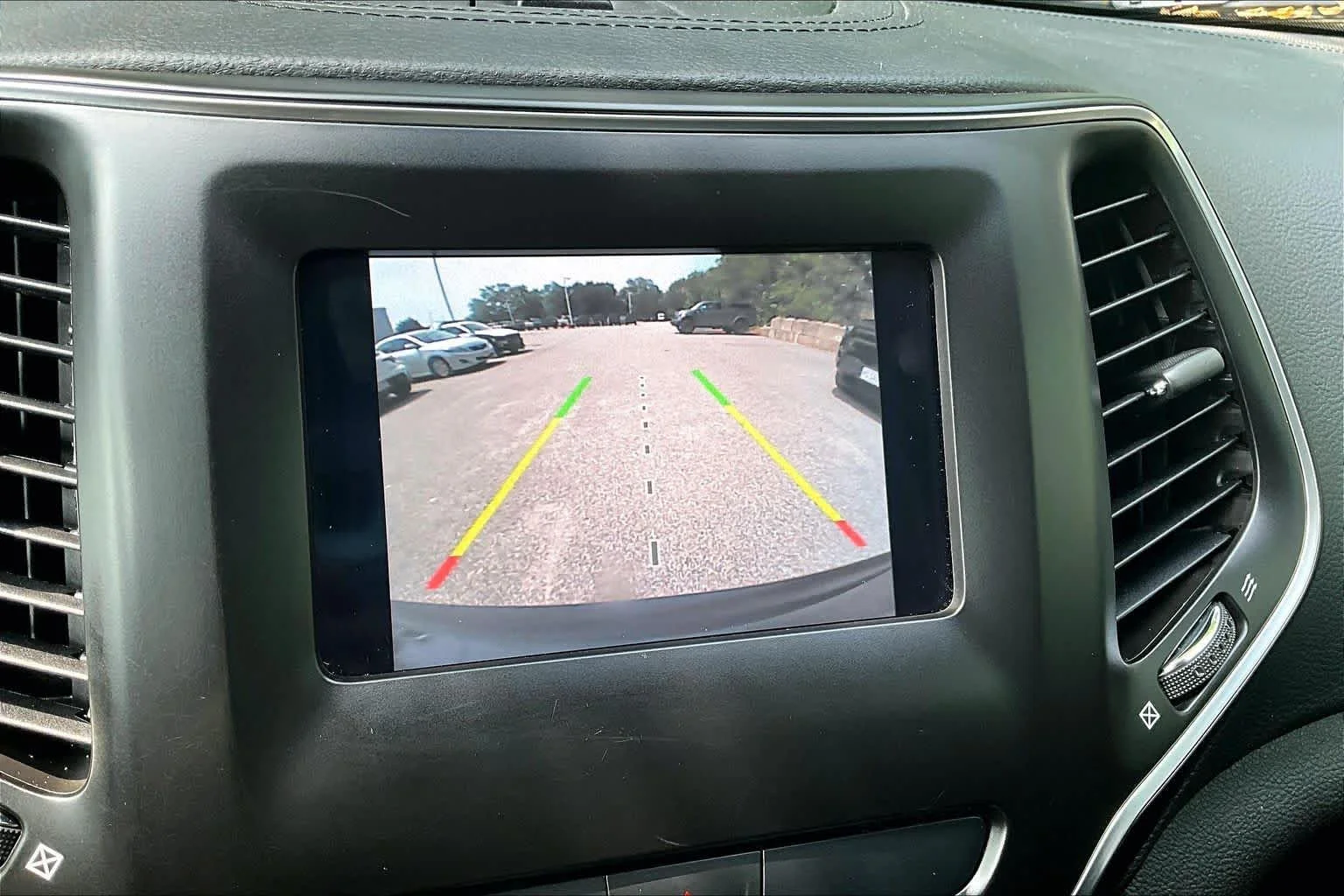 Used 2019 Sting-Gray Clearcoat Jeep Latitude Plus image 24