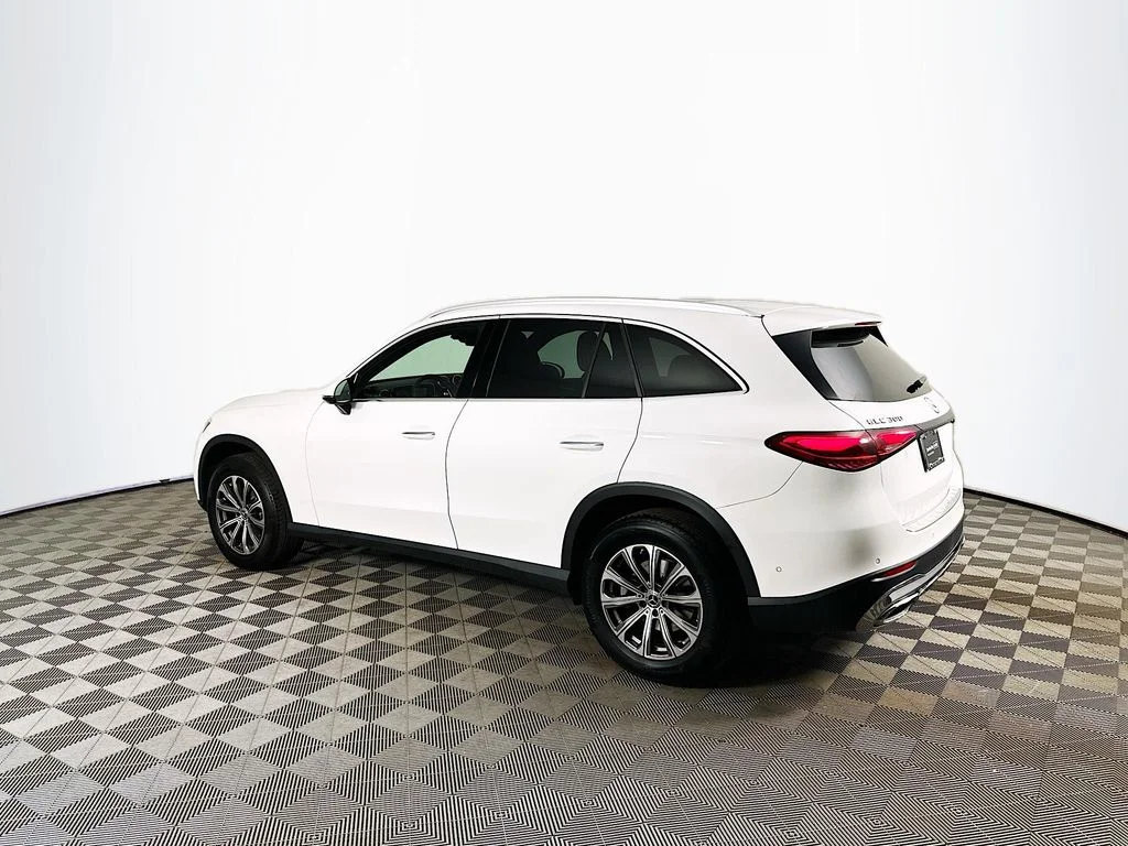 Used 2023 White Mercedes-Benz GLC 300 image 4