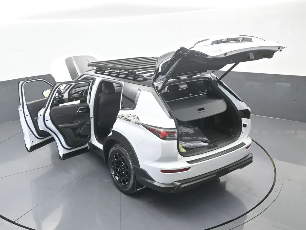 New 2026 White / Black Mitsubishi Trail Edition image 67