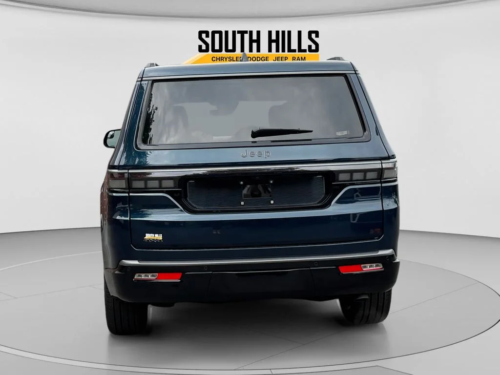 New 2026 Fathom Blue Pearl-Coat Exterior Paint Jeep Limited Reserve image 4
