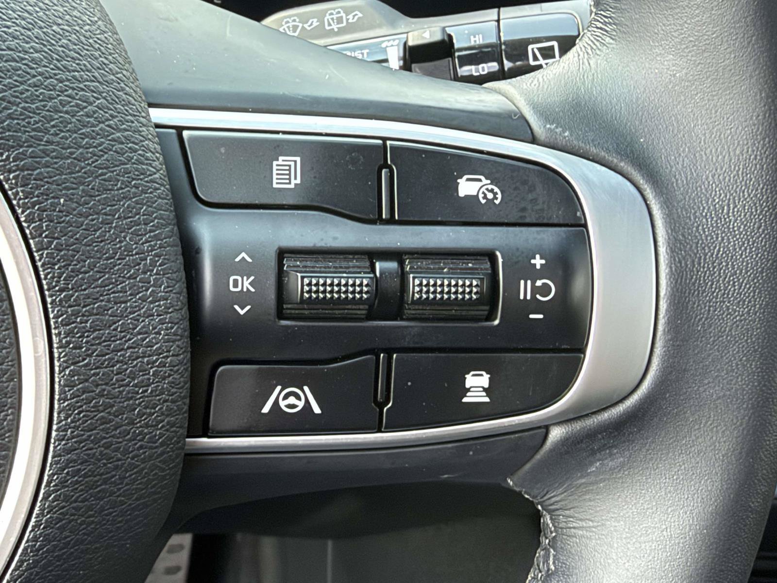 Used 2025 Wolf Gray/Ebony Black Roof Kia X-Pro image 21