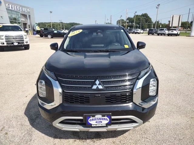 Used 2024 Gray Mitsubishi  image 9