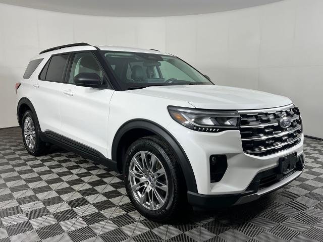 New 2026 Star White Metallic Tri-Coat Ford Active image 3